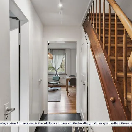 Suburban Bliss: Charming 2-story Terrace House Zurich