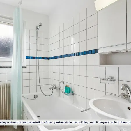 Suburban Bliss: Charming 2-story Terrace House *